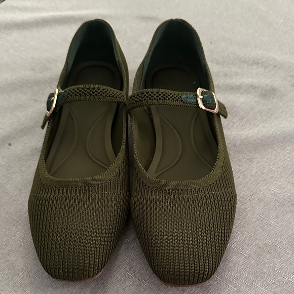 Chic Olive Women's Mary Jane Flats - Picture 1 of 3